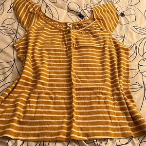 NWOT Old Navy Flutter Sleeve Top